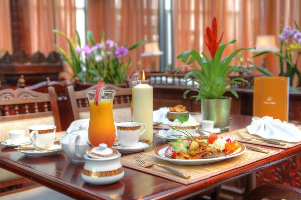 Seetelhotel Ahlbecker Hof Heringsdorf Zewnętrze zdjęcie A table set for breakfast