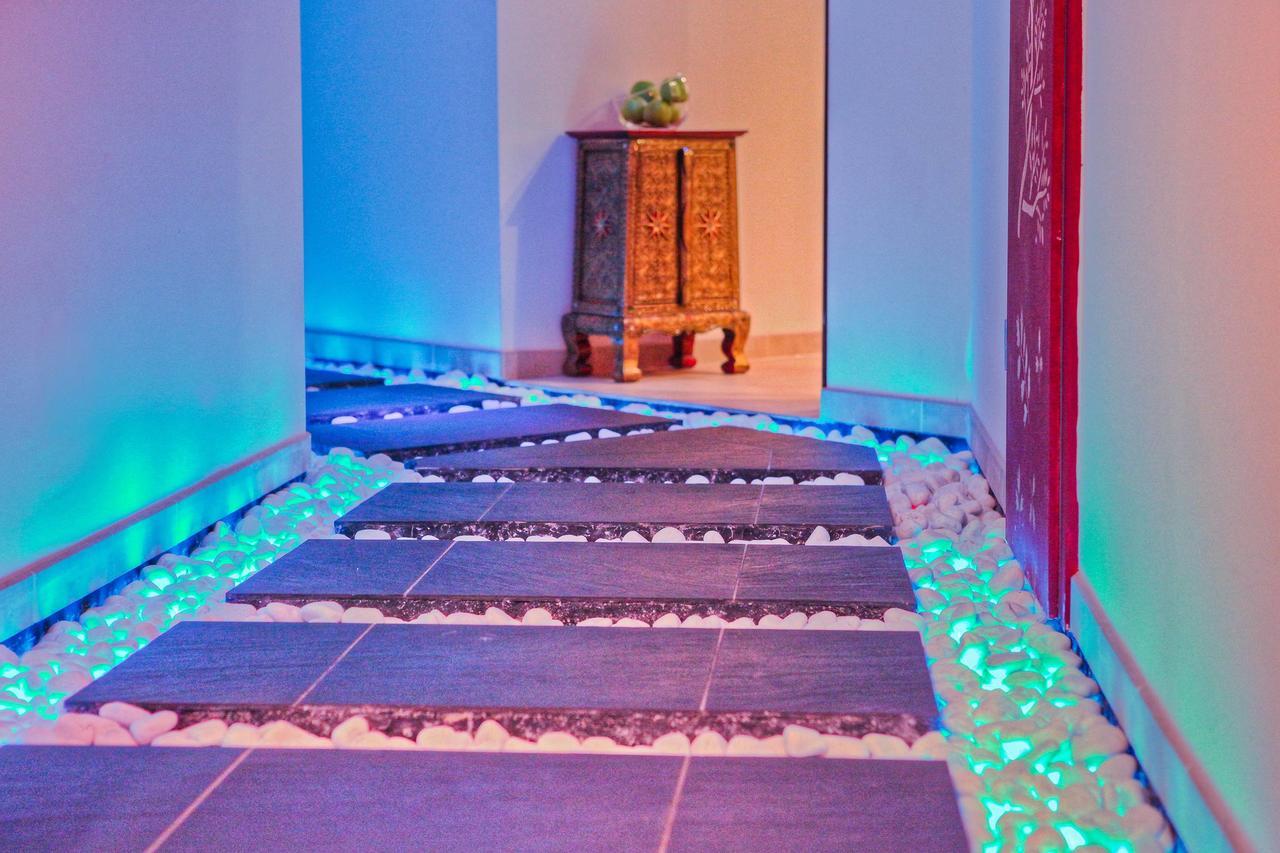 Seetelhotel Ahlbecker Hof Heringsdorf Zewnętrze zdjęcie A staircase with LED lighting